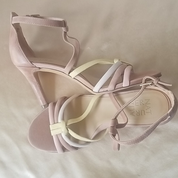 NWT Naturalizer Kadin Strappy Women Heel Nude/Tan Sandals size 8 Wide - Picture 4 of 10